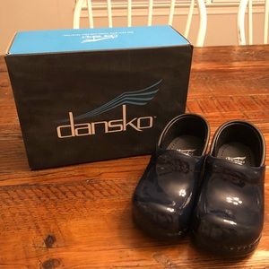 NEW Children’s Dansko Navy Patent Clog | Size 26